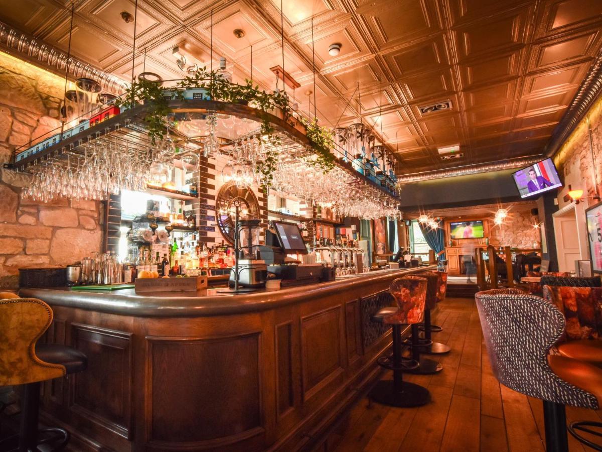 The Meadowpark Bar, Kitchen & Rooms Стерлинг Экстерьер фото