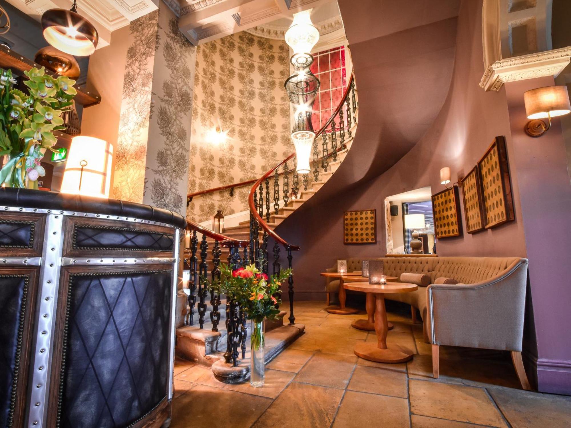 The Meadowpark Bar, Kitchen & Rooms Стерлинг Экстерьер фото