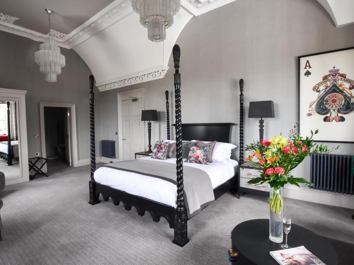 The Meadowpark Bar, Kitchen & Rooms Стерлинг Экстерьер фото